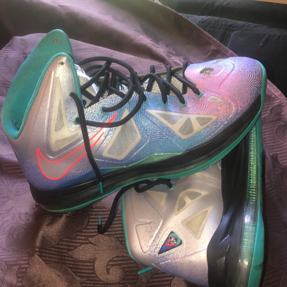 Men’s size 11 Lebron 10 platinum